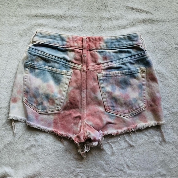 PacSun High Rise Festival Tie Dye Shorts 27 - Picture 2 of 3